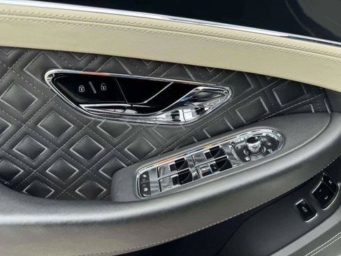 Used 2022 Bentley Continental GT AWD/4WD image 94