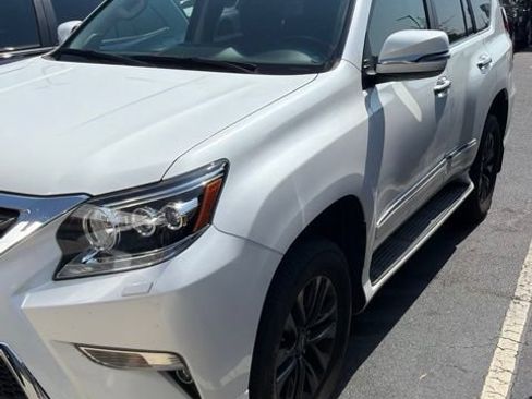 Used 2019 Lexus GX 460 Premium AWD/4WD image 3