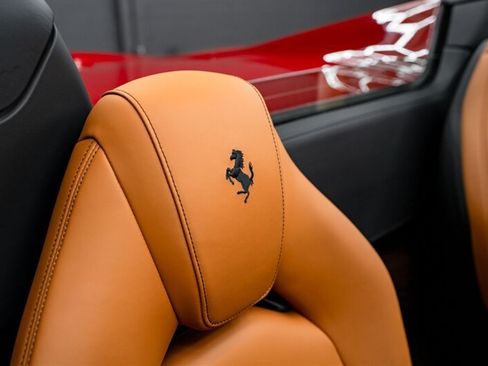 Used 2021 Ferrari F8 Tributo RWD image 39