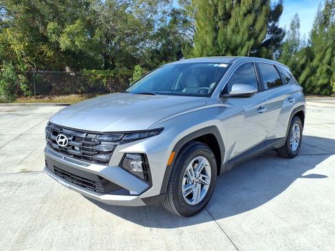 New 2026 Hyundai Tucson SE image 3