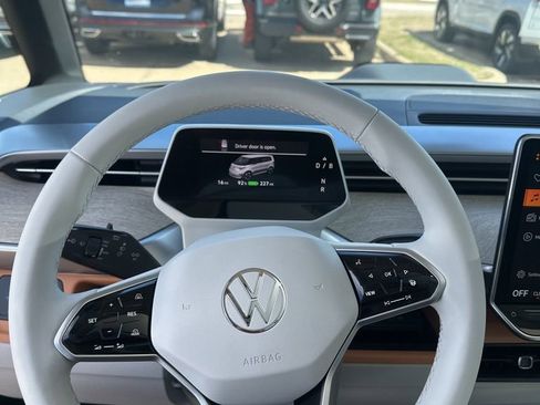 New 2025 Volkswagen ID. Buzz 1st Edition AWD/4WD image 11
