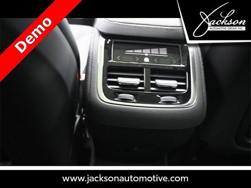 New 2025 Volvo XC90 B5 Core w/ Protection Package image 20