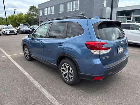 Used 2021 Subaru Forester Premium AWD/4WD image 37