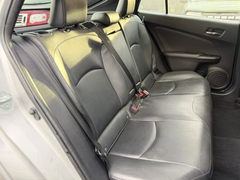 Used 2020 Toyota Prius XLE w/ Preferred Accessory Package image 39