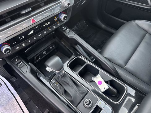 Used 2025 Kia Telluride S FWD image 14