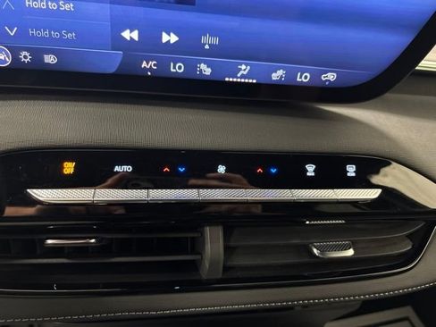 Used 2026 Buick Enclave Preferred FWD image 23