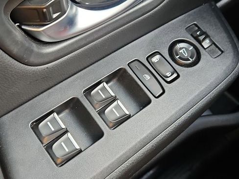 Used 2025 Honda Pilot Touring image 33