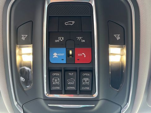 New 2024 Jeep Grand Cherokee Limited 4xe w/ Luxury Tech Group II image 25