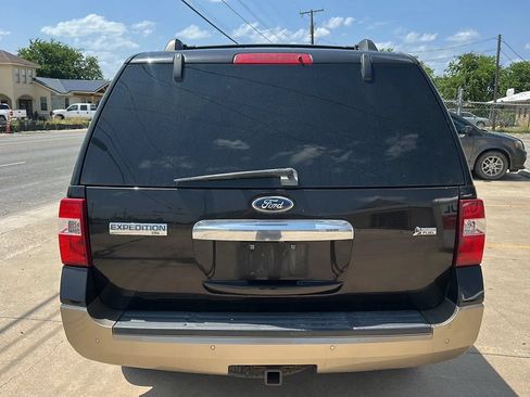 Used 2013 Ford Expedition XLT RWD image 4