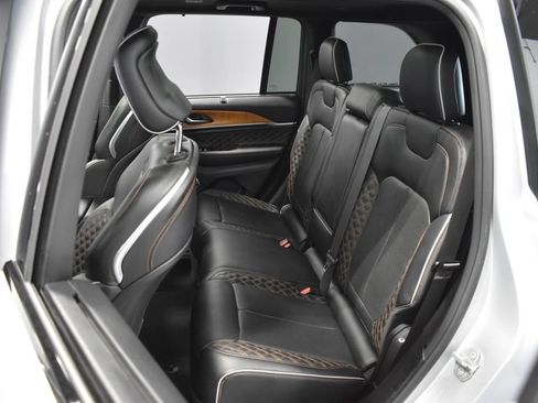 Used 2022 Jeep Grand Cherokee Summit AWD/4WD image 38