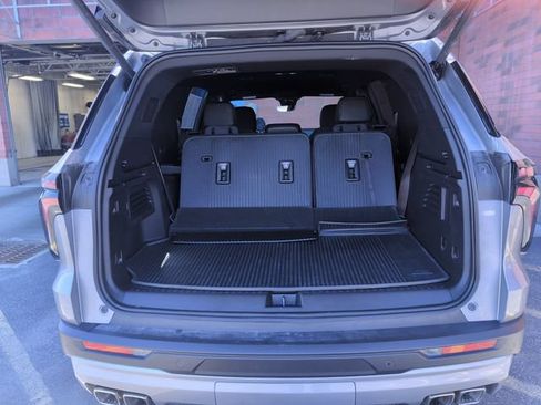 Used 2026 Chevrolet Traverse Z71 w/ LPO, Floor Liner Package AWD/4WD image 21