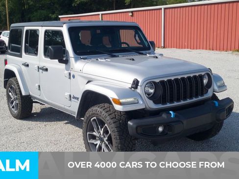 Used 2024 Jeep Wrangler Unlimited AWD/4WD image 2