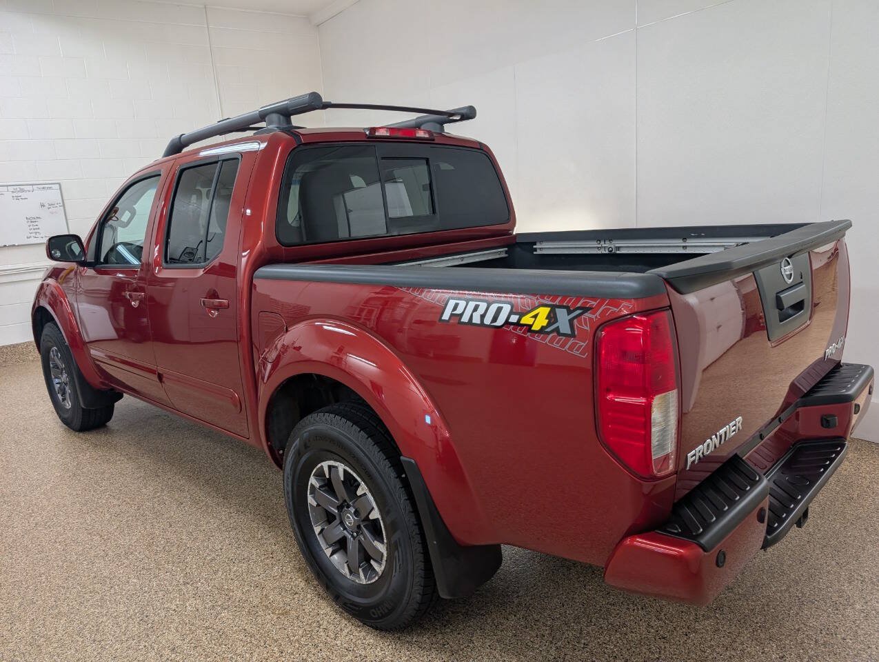 Used 2015 Nissan Frontier PRO-4X AWD/4WD image 3