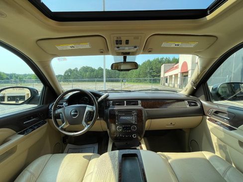 Used 2013 GMC Yukon XL Denali RWD image 28