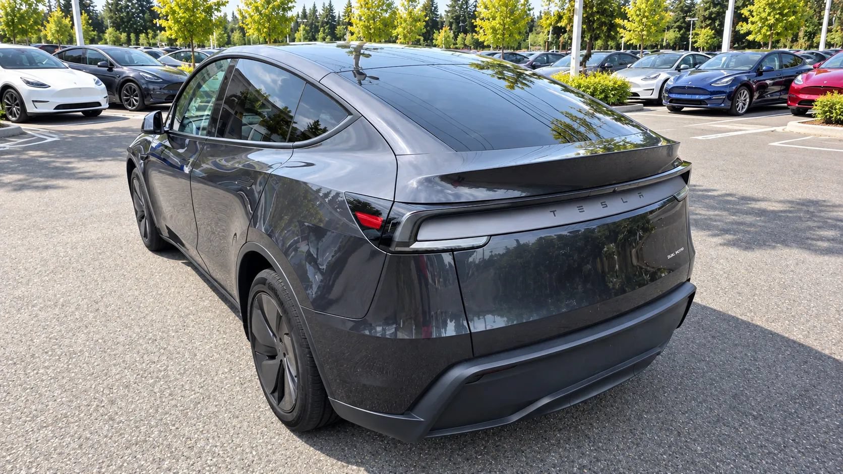 Used 2026 Tesla Model Y AWD image 7
