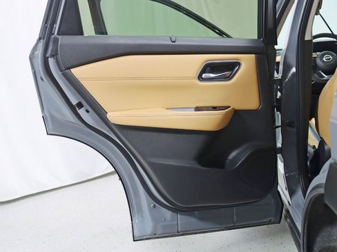 Used 2023 Nissan Rogue Platinum AWD/4WD image 36