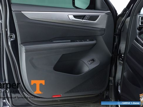 Used 2025 Volkswagen Atlas Cross Sport SE w/ Panoramic Sunroof Package image 57