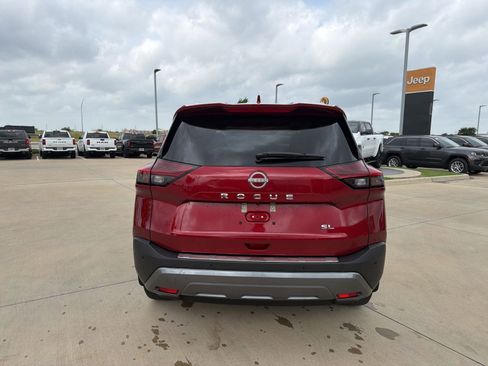 Used 2023 Nissan Rogue SL w/ SL Premium Package FWD image 4
