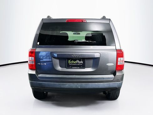 Used 2015 Jeep Patriot Latitude AWD/4WD image 7