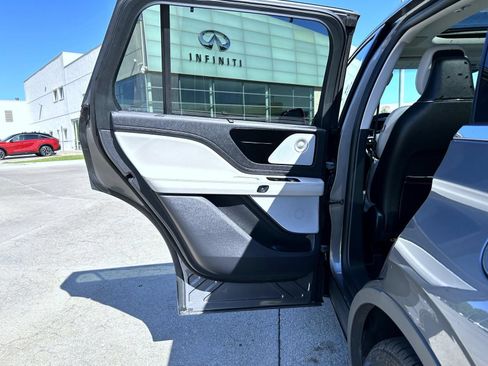 Used 2025 Lincoln Aviator Reserve w/ Equipment Group 201A AWD/4WD image 22