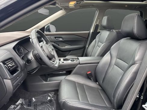 Used 2022 Nissan Rogue SL w/ SL Premium Package image 4