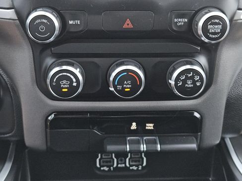 Used 2021 RAM 1500 Big Horn AWD/4WD image 14