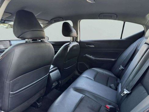 Used 2021 Nissan Altima 2.5 SR FWD image 35