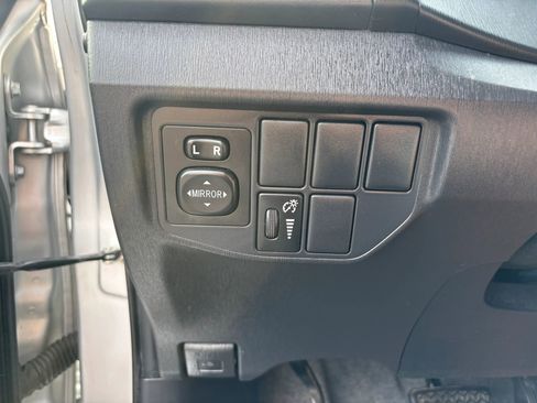 Used 2013 Toyota Prius Three image 15