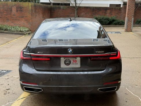 Used 2020 BMW 750i xDrive w/ Executive Package image 11