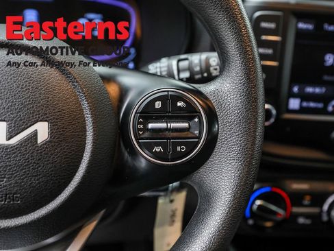 Used 2023 Kia Soul LX image 27