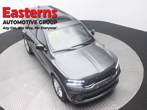 Used 2024 Dodge Durango GT RWD image 3