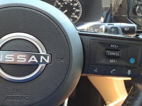 Used 2023 Nissan Pathfinder SL AWD/4WD image 20