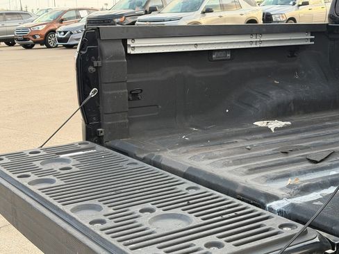 Used 2023 Nissan Frontier SV w/ SV Convenience Package RWD image 38
