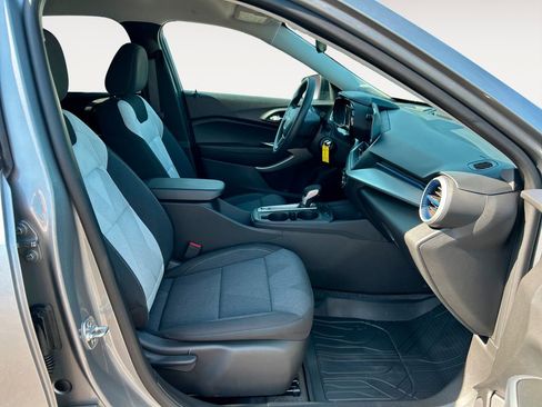 Used 2024 Chevrolet Trax LS image 10