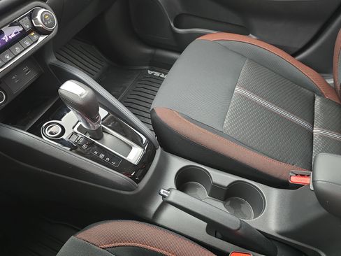 New 2025 Nissan Versa SR w/ Trunk Package image 23