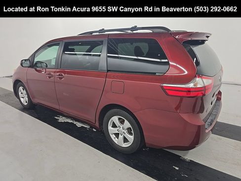 Used 2017 Toyota Sienna LE FWD image 7