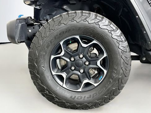 Used 2023 Jeep Wrangler Unlimited Rubicon 4xe AWD/4WD image 11