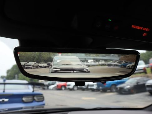 Used 2022 Chevrolet Camaro ZL1 RWD image 19