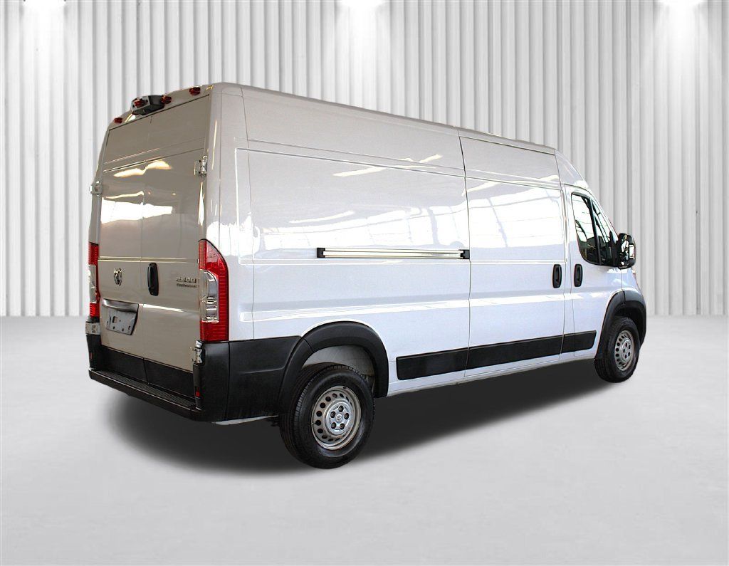 Used 2024 RAM ProMaster 2500 w/ Convenience Group FWD image 3