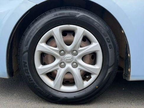 Used 2014 Hyundai Accent GS FWD image 8