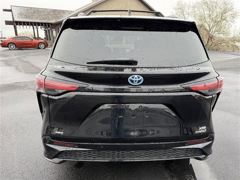 Used 2022 Toyota Sienna XSE w/ XSE Plus Package AWD/4WD image 6
