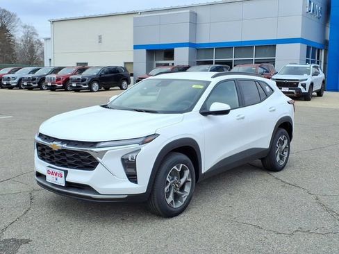 New 2026 Chevrolet Trax LT w/ LT Convenience Package FWD image 7