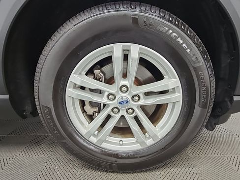 Used 2022 Ford Explorer XLT w/ Equipment Group 202A image 47