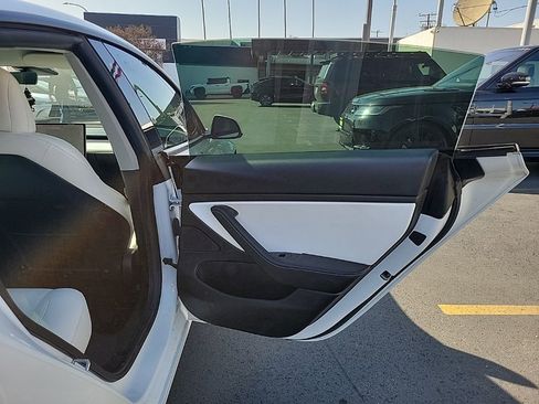 Used 2021 Tesla Model 3 Standard Range Plus image 10