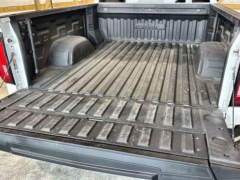 Used 2023 GMC Sierra 1500 SLT w/ SLT Convenience Package image 11