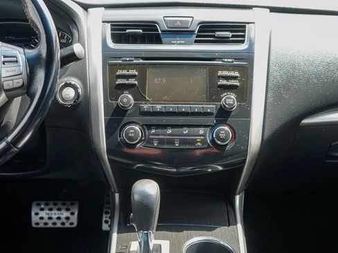 Used 2014 Nissan Altima 2.5 S w/ Sport Value Package FWD image 39