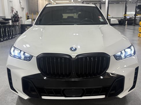 Certified 2024 BMW X5 xDrive50e w/ Executive Package AWD/4WD image 3