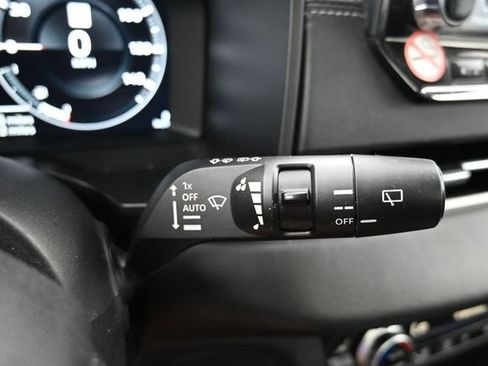 Used 2024 Mitsubishi Outlander 4WD Plug-In Hybrid image 36