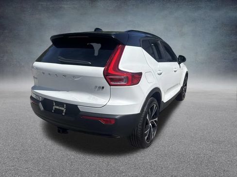 Used 2021 Volvo XC40 T5 R-Design w/ Advanced Package AWD/4WD image 11