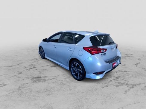 Used 2018 Toyota Corolla iM w/ All-Weather Mat Package FWD image 8